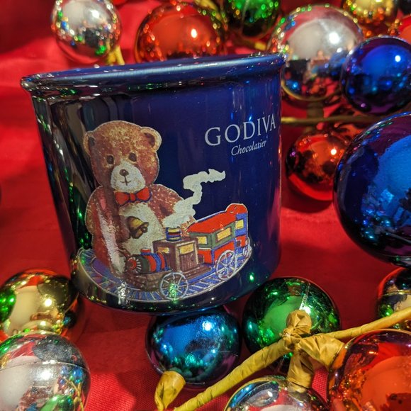 Godiva Chocolatier Cobalt Blue Teddy Bear/Trains/Drum/Present Christmas Mug - Picture 5 of 12